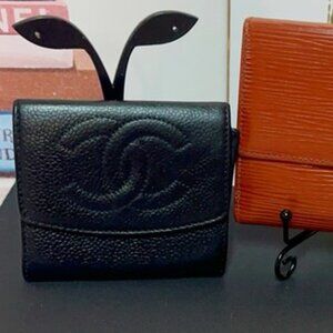 $300 Authentic Chanel Leather Purse Wallet Used as is Bill and Coin